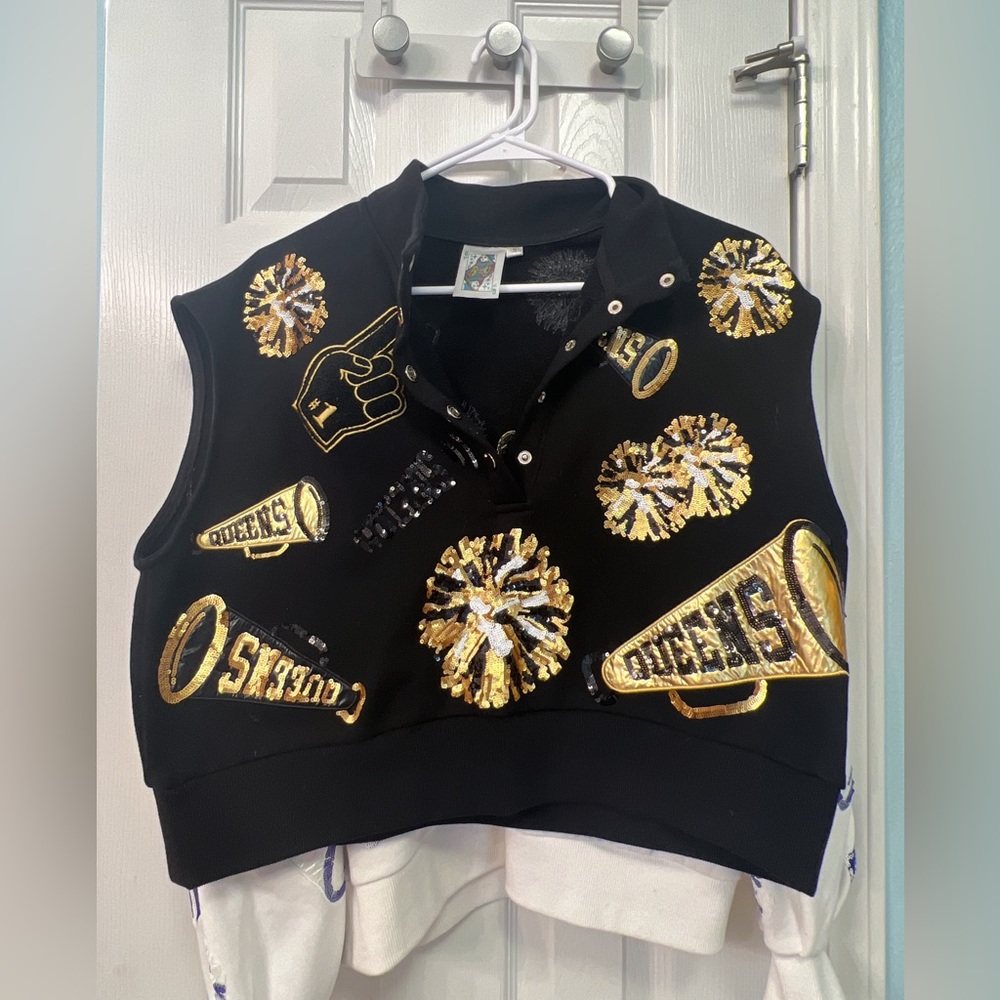 Queen of sparkles BLACK & GOLD CHEERS QUEEN ICON TANK size S